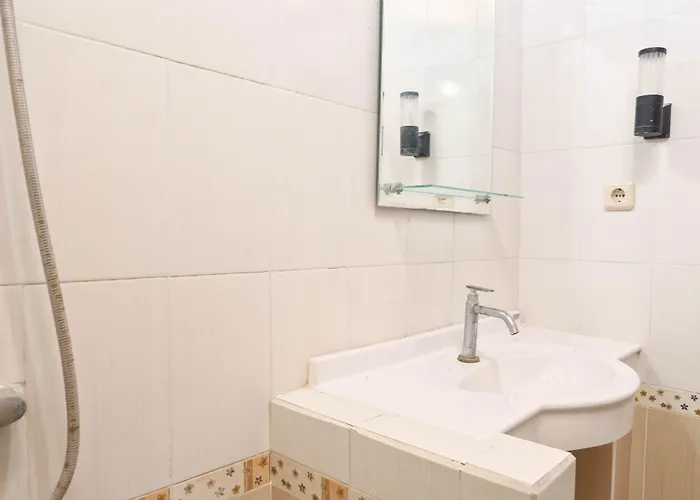 Guest house Reddoorz Near Tanjung Benoa Nusa Dua (Bali)